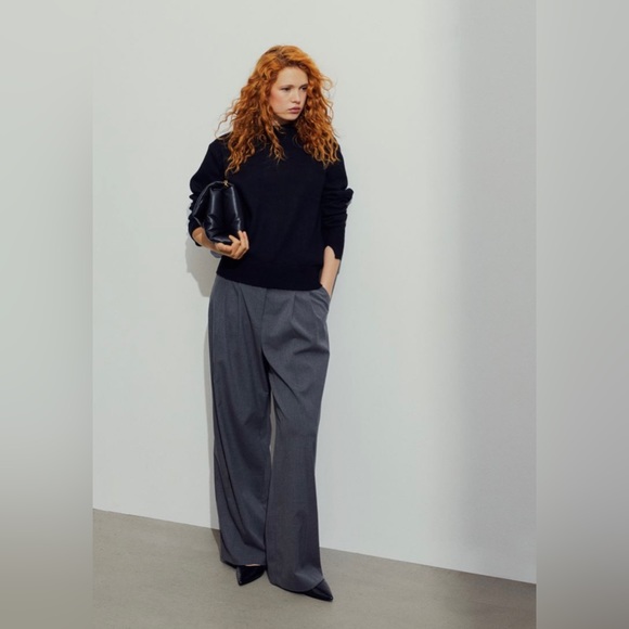 NWOT Fine-knit Sweater - Picture 4 of 5